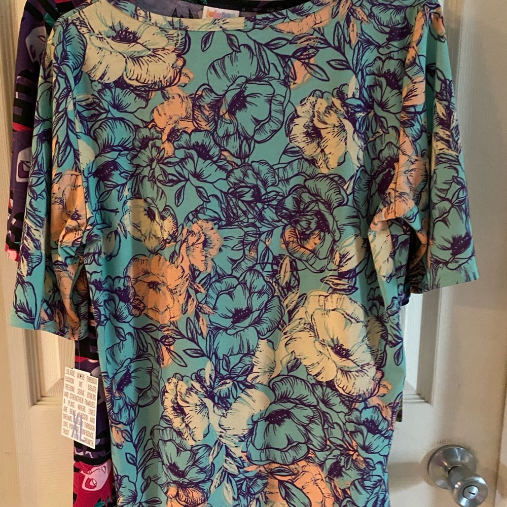 LulaRoe Gigi Top